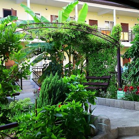 Mini Hotel Vavilon New Athos エクステリア 写真