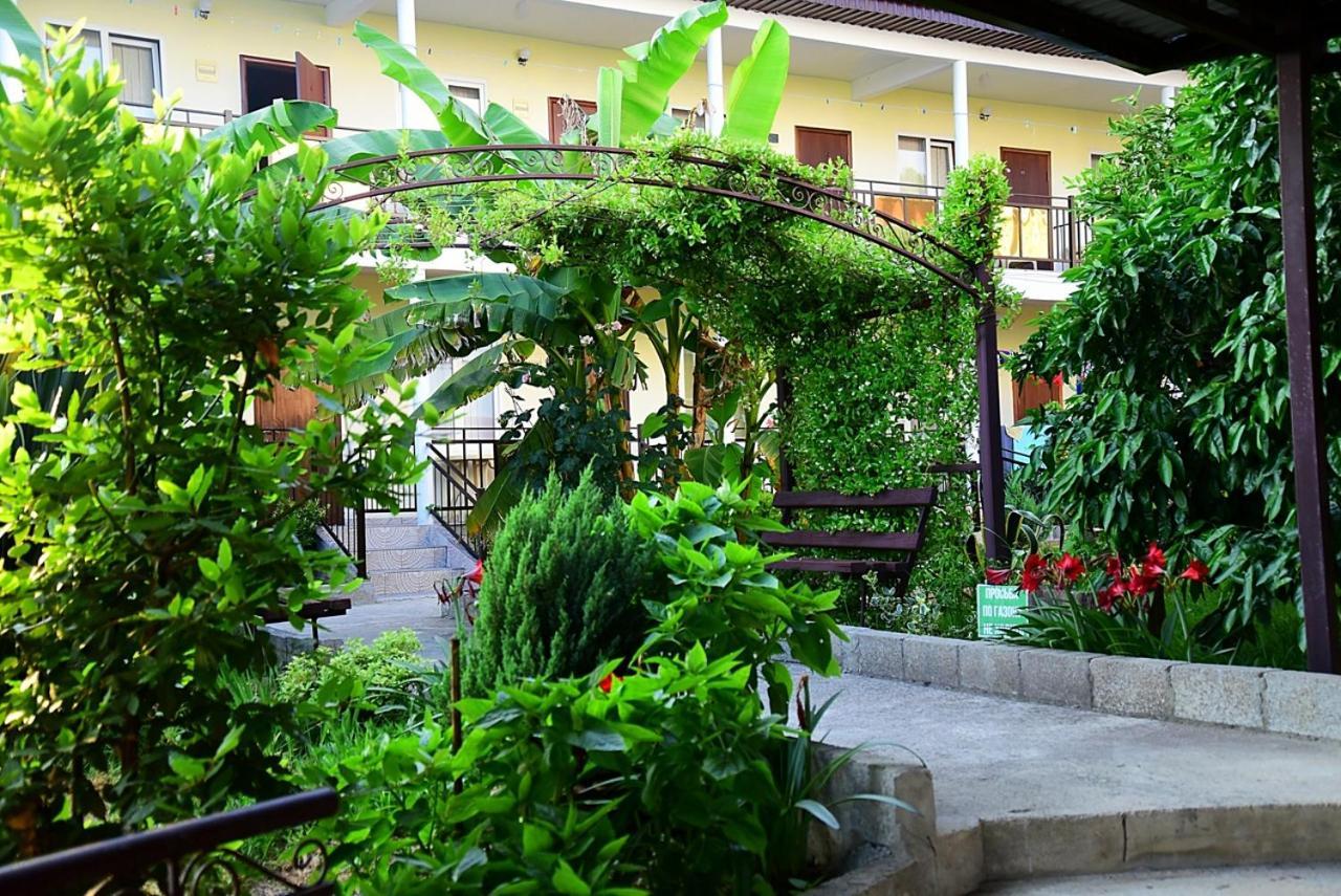 Mini Hotel Vavilon New Athos エクステリア 写真